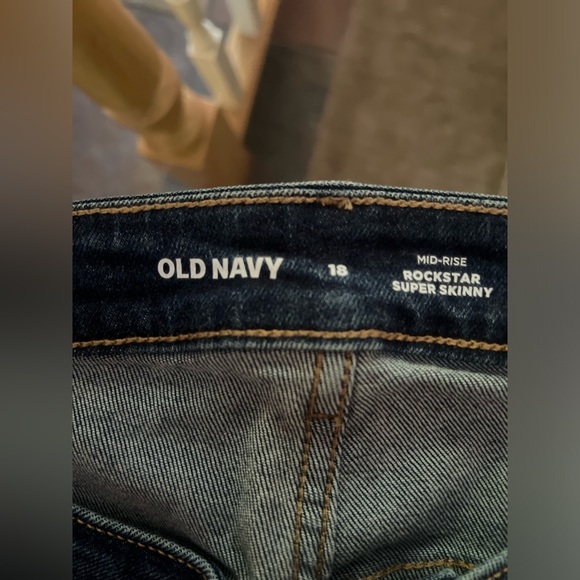 Old Navy - Rockstar Super Skinny mid-rise denim wash jeans (NWT) - Picture 5 of 8